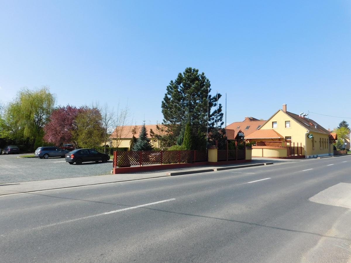 Berki Vendéglő és 3*